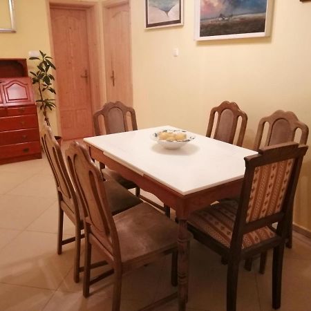 Vizaknai Apartmanhaz Székesfehérvár Εξωτερικό φωτογραφία