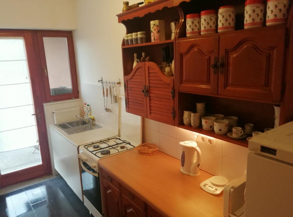 Vizaknai Apartmanhaz Székesfehérvár Εξωτερικό φωτογραφία